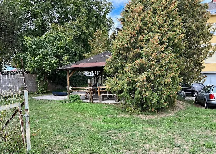 Praktisches City-apartment In Zentraler Lage Апартаменты